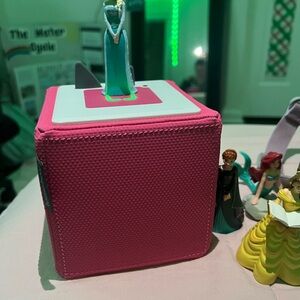 Tonie box Pink Audio Storytelling Box with 5 Figurines, bag and head phones.
